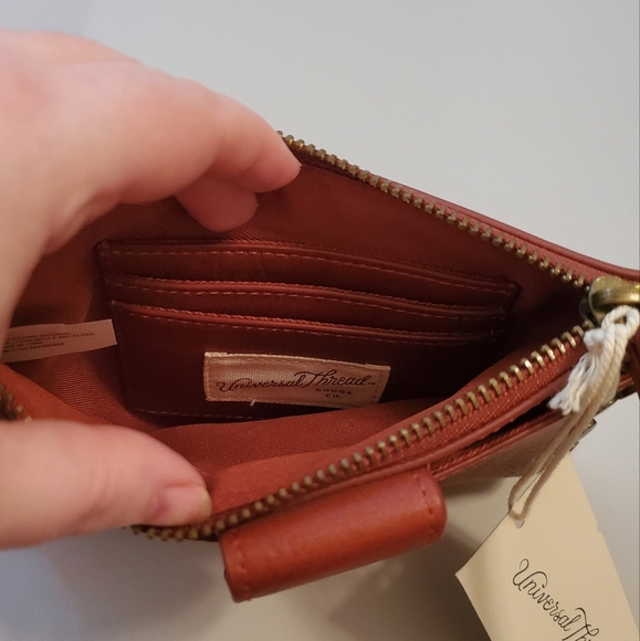 Gorgeous New with tags Universal Thread - Wristlet❌ - Picture 8 of 11